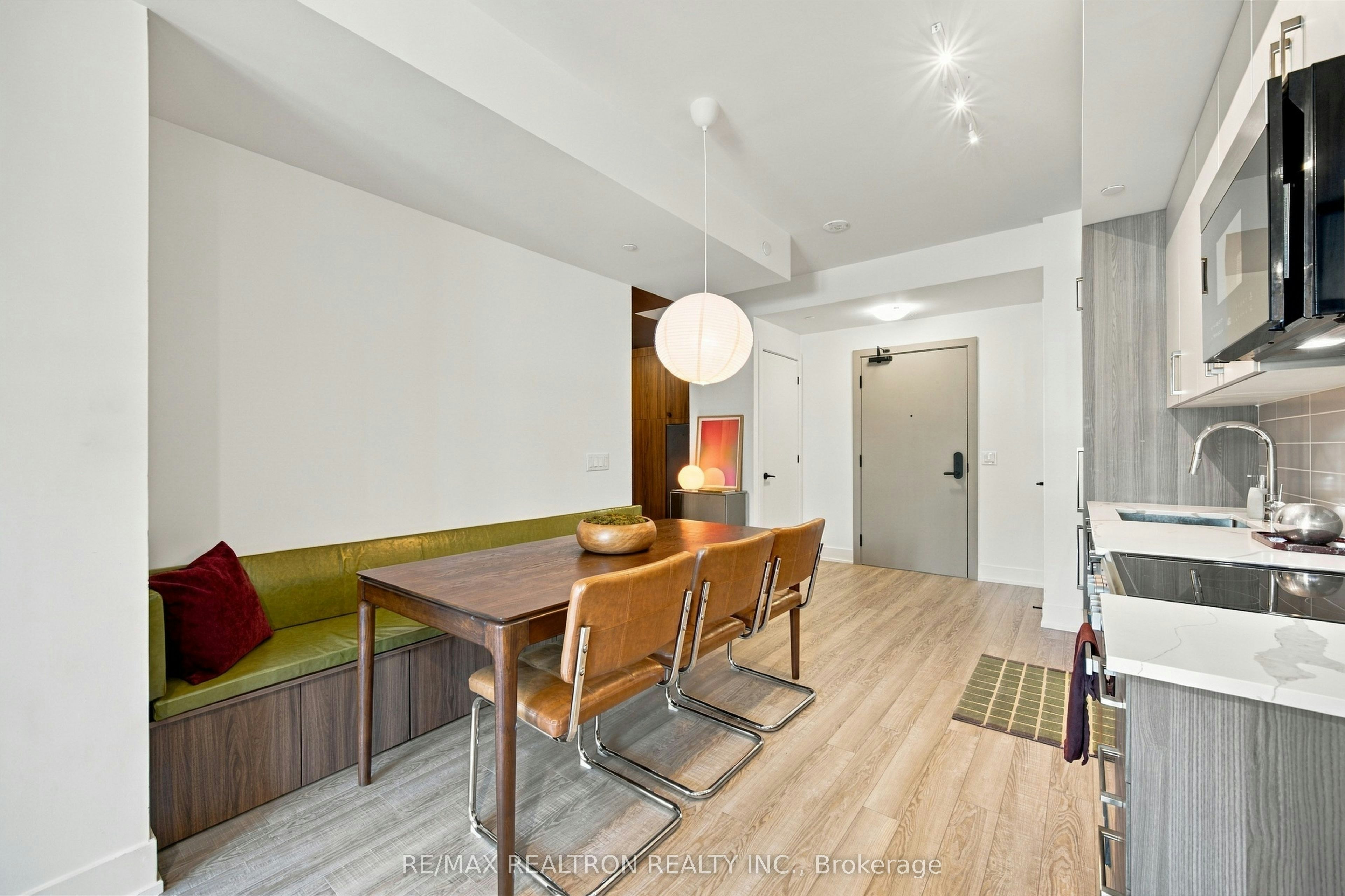 229-2075 King Road, King, ON, L7B 0R6 - 11