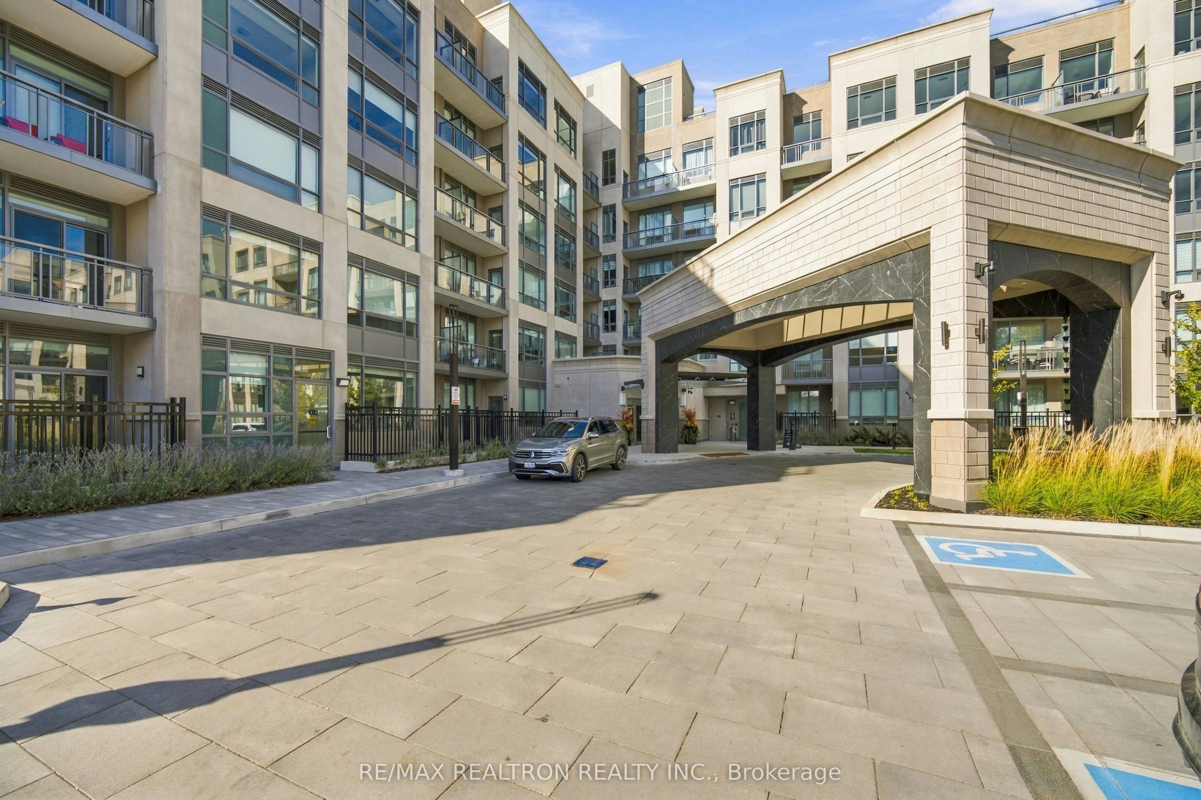 229-2075 King Road, King, ON, L7B 0R6 - 25