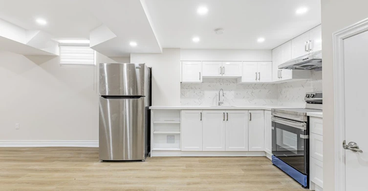 103 Beverley Glen Boulevard, Vaughan, ON, L4J 7V2 - 2