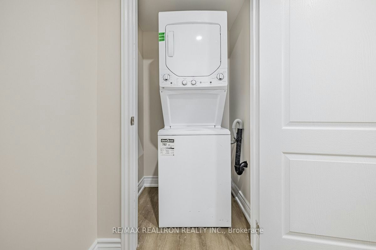 103 Beverley Glen Boulevard, Vaughan, ON, L4J 7V2 - 4