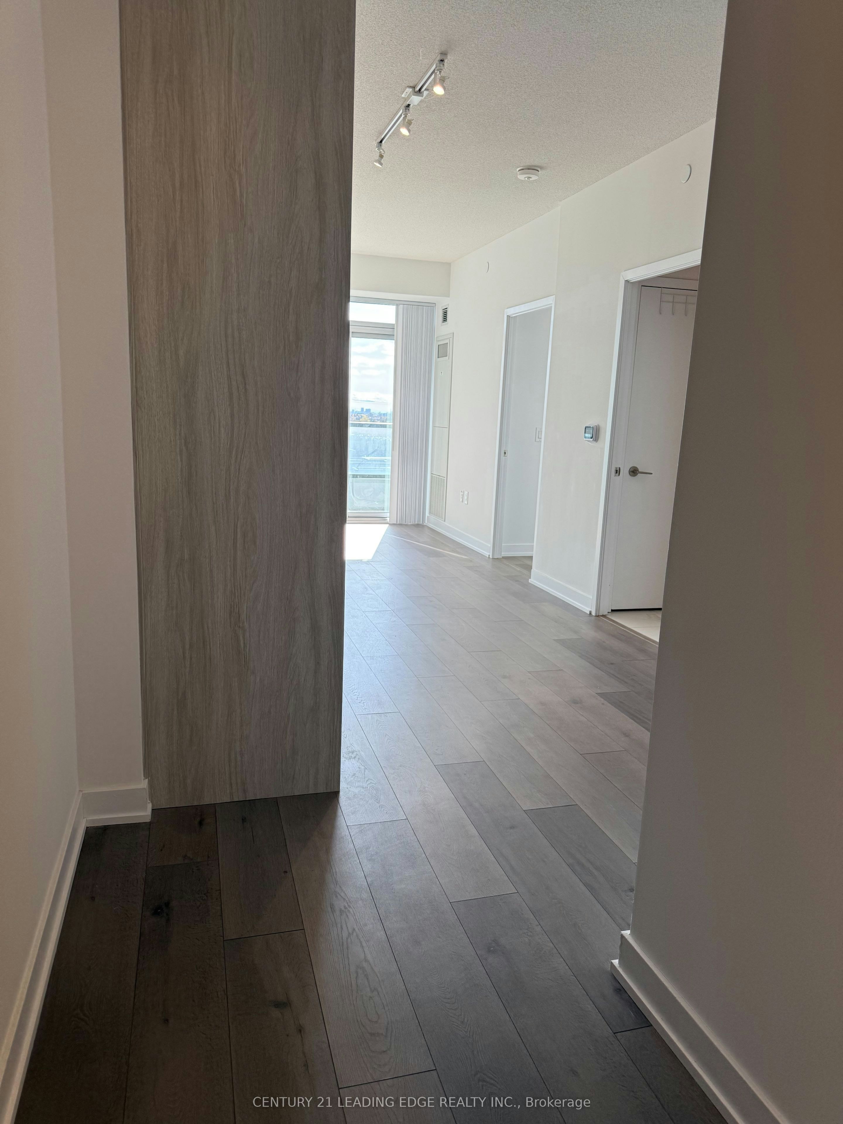 811-38 Honeycrisp Crescent, Vaughan, ON, L4K 0M8