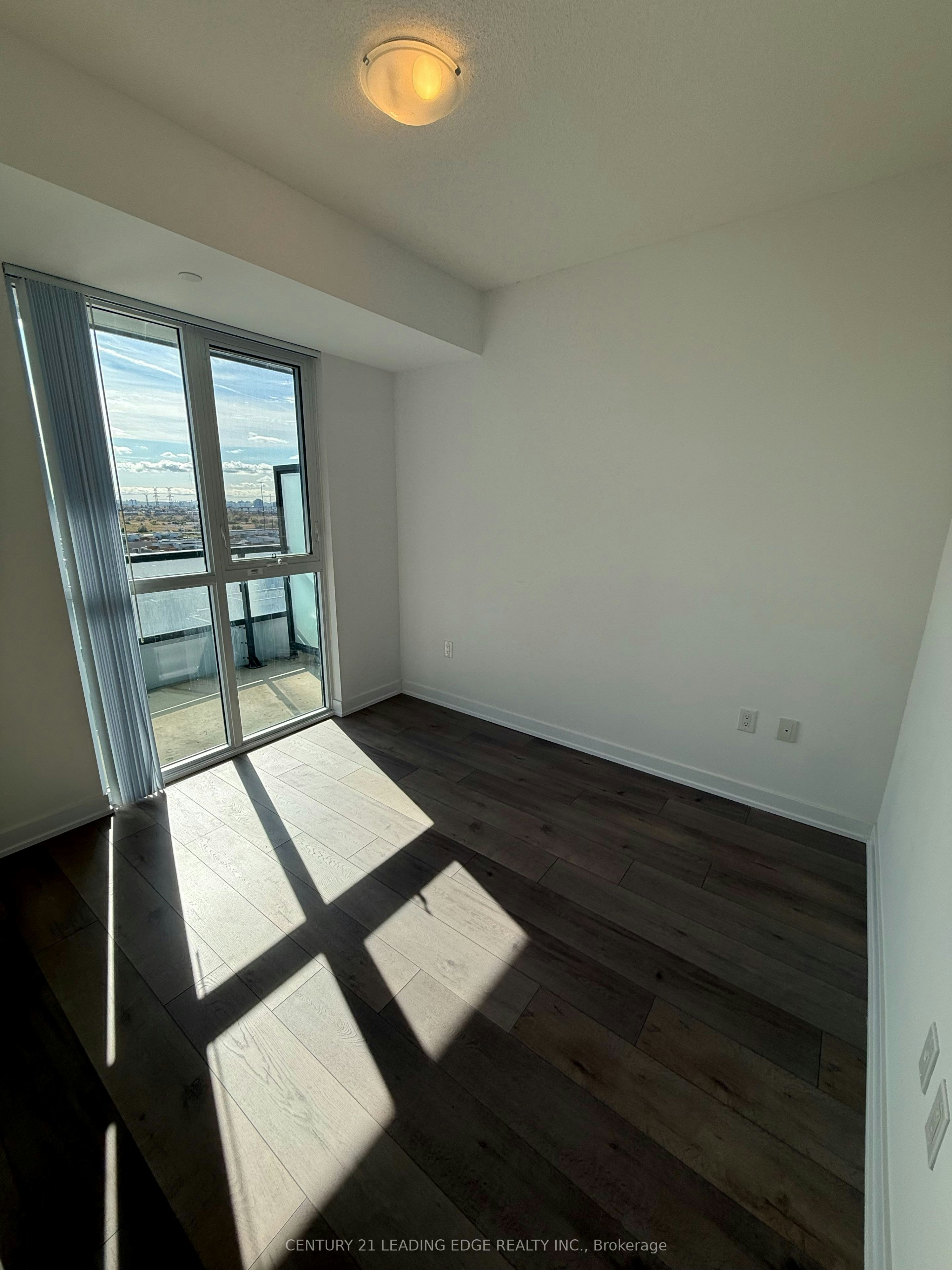 811-38 Honeycrisp Crescent, Vaughan, ON, L4K 0M8 - 4