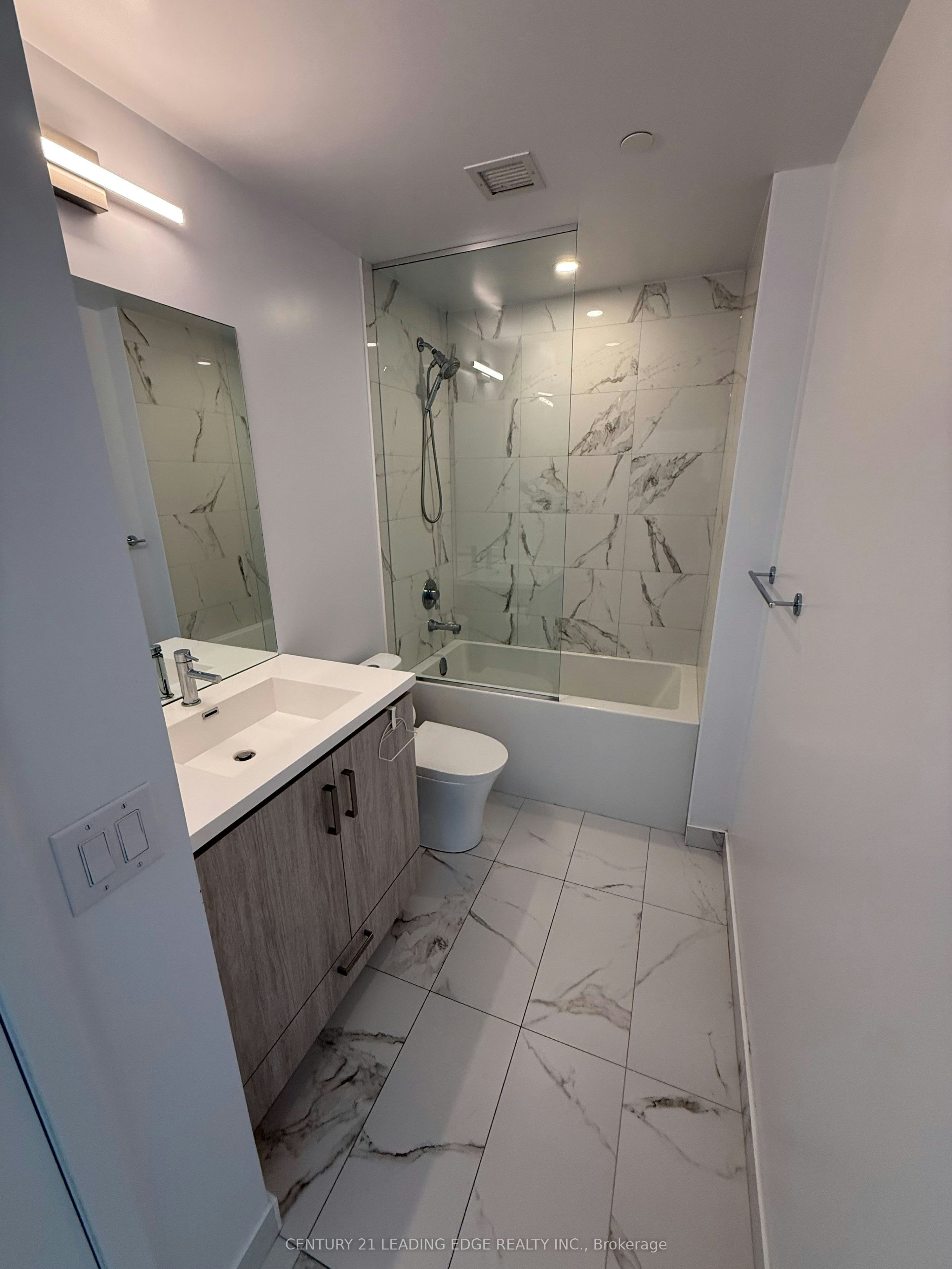811-38 Honeycrisp Crescent, Vaughan, ON, L4K 0M8 - 3