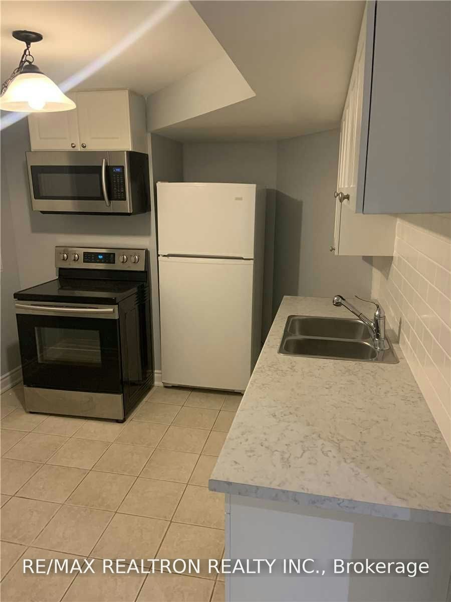 Basement-569 Pelletier Court, Newmarket, ON, L3X 2N6 - 8