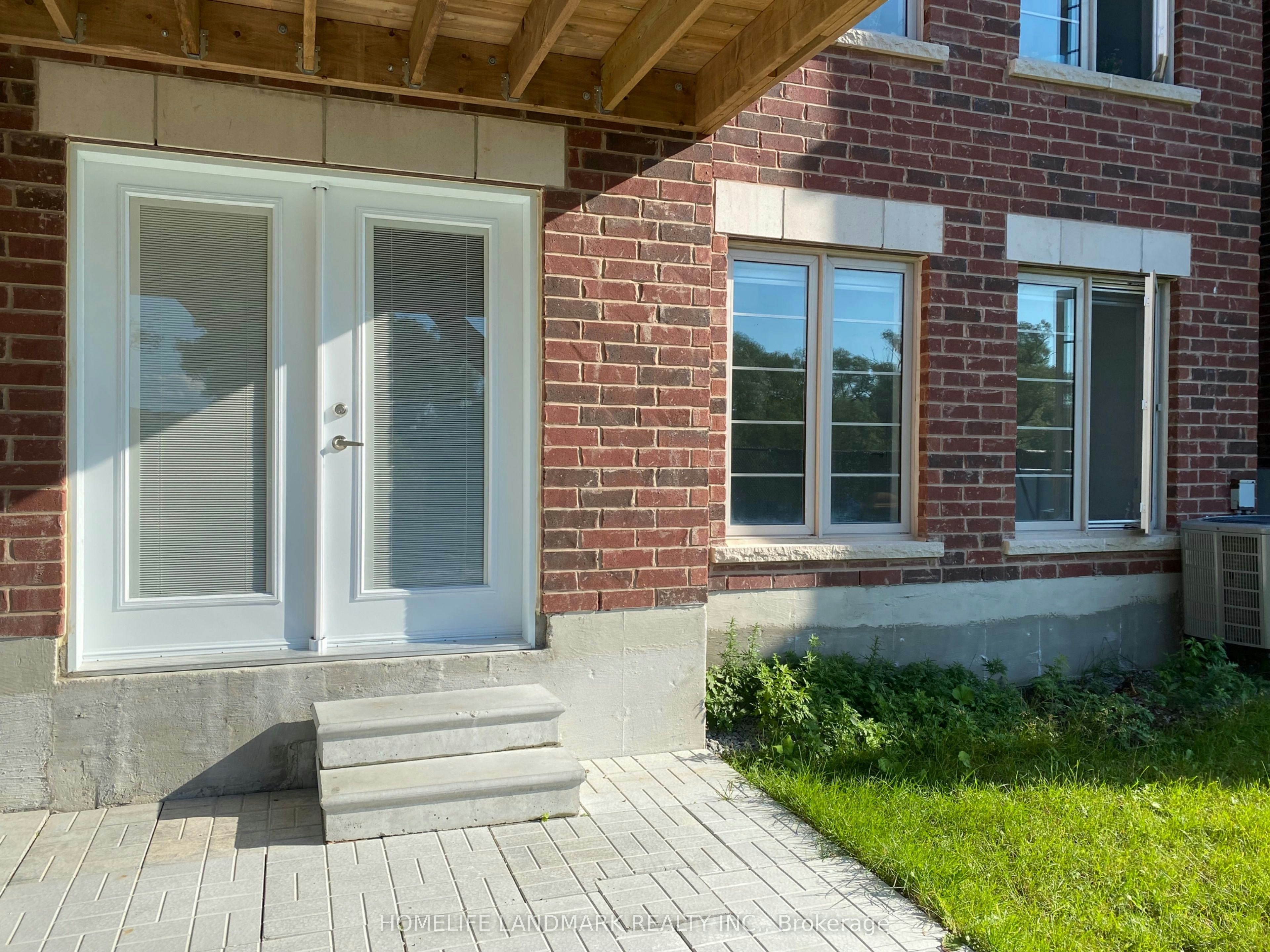 58 Briarfield Avenue, East Gwillimbury, ON, L9N 0P4