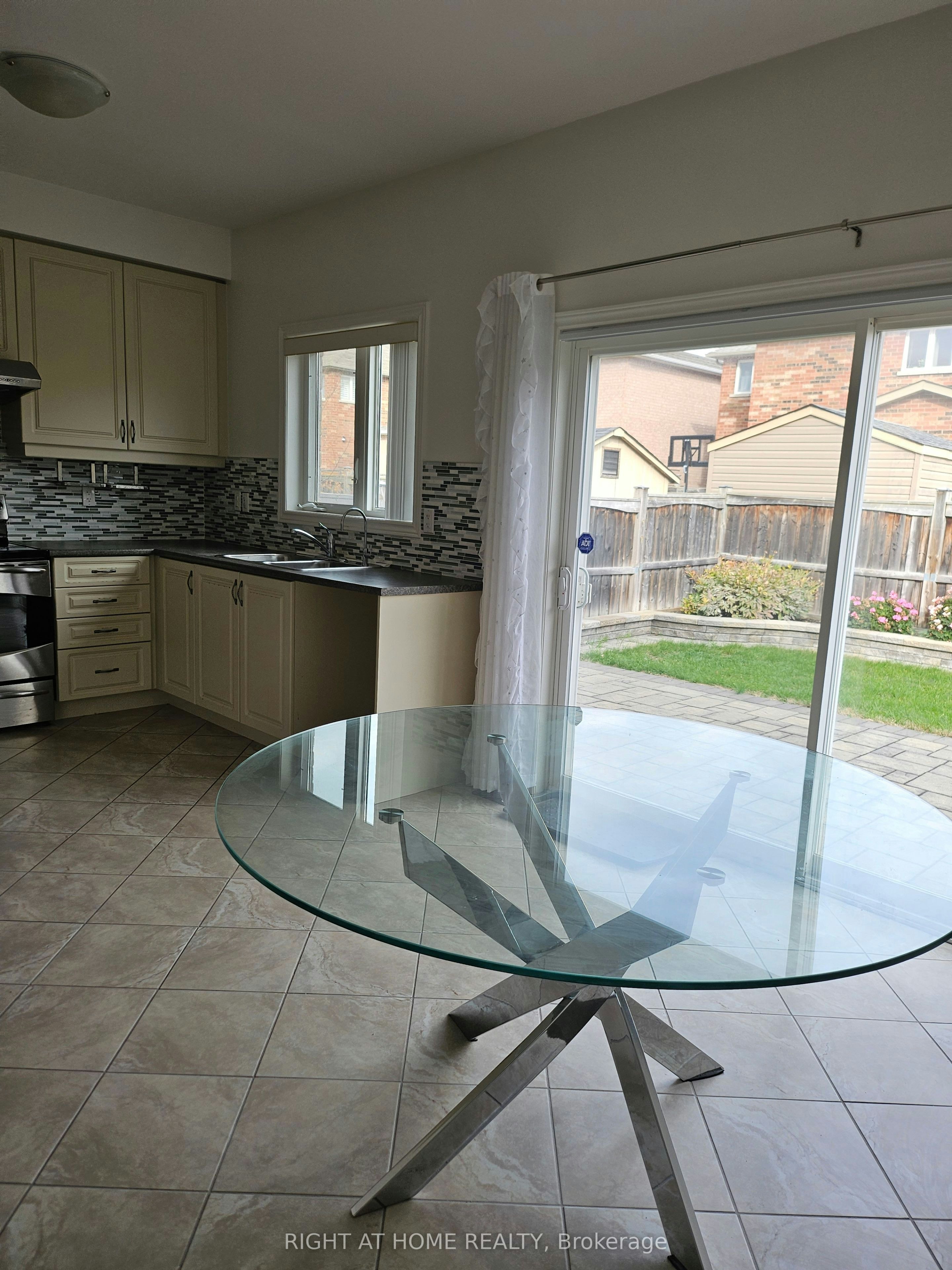 91 Landsdown Crescent, Markham, ON, L6E 0M8 - 11