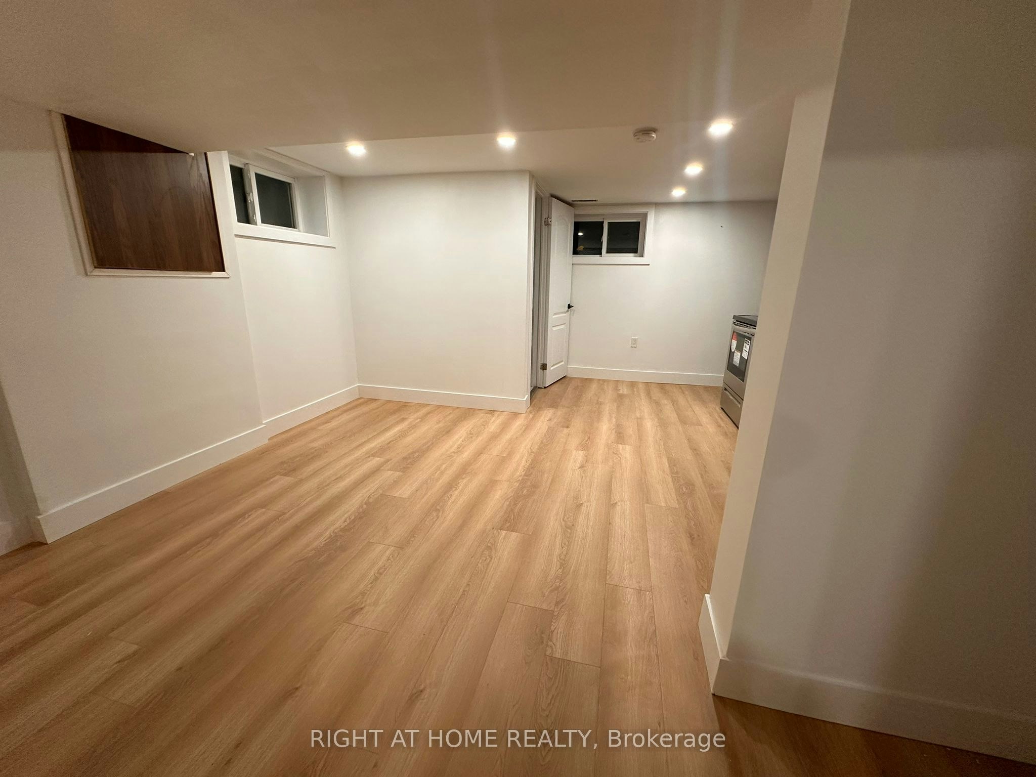 Bsmt 1-24 Sunbay Court, Richmond Hill, ON, L4E 3E3 - 9
