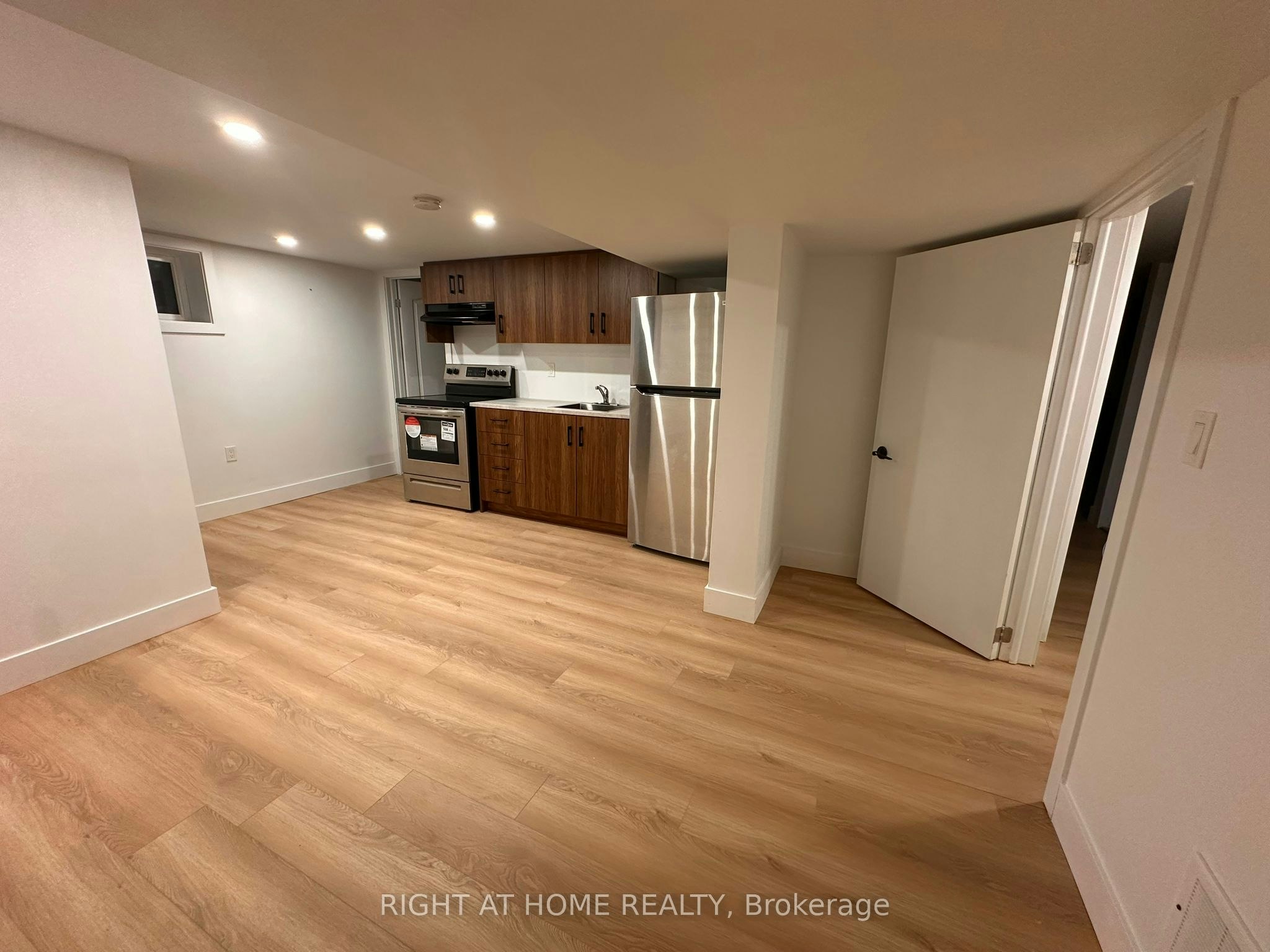 Bsmt 1-24 Sunbay Court, Richmond Hill, ON, L4E 3E3 - 4