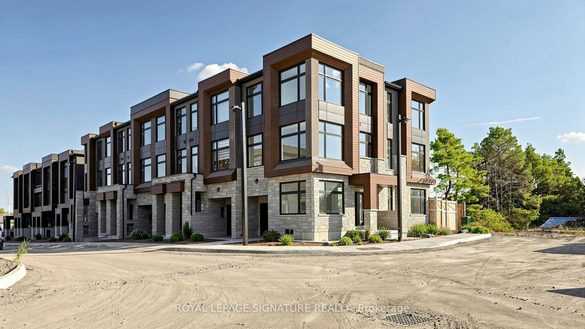 99 Divadale Road, Vaughan, ON, L4L 1A7