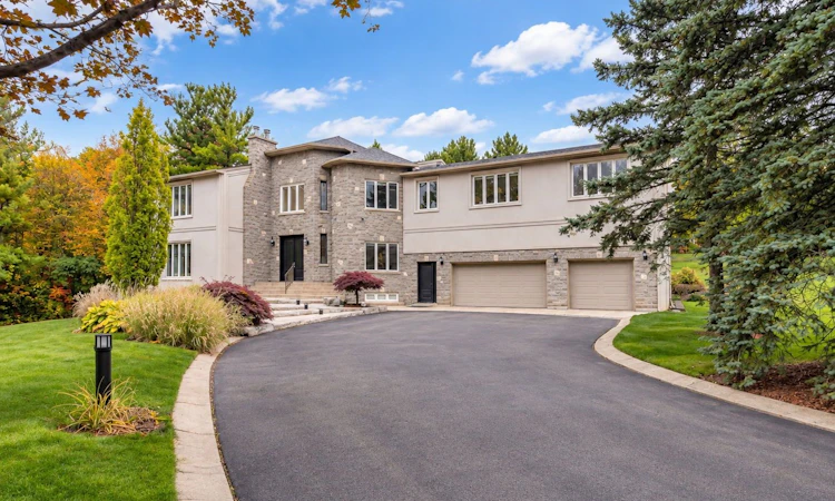 630 Woodland Acres Crescent