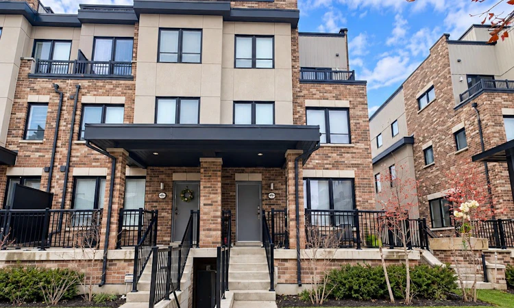 8-50 Baynes Way