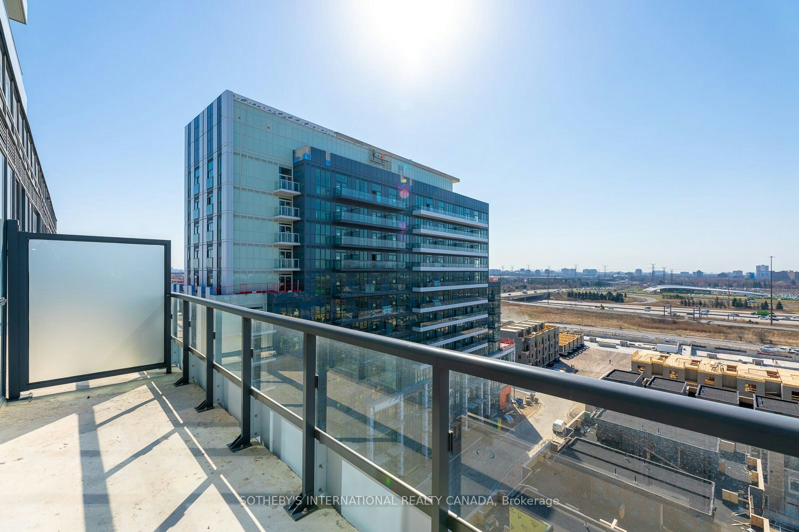 1110-38 Honeycrisp Crescent, Vaughan, ON, L4K 0M8 - 25