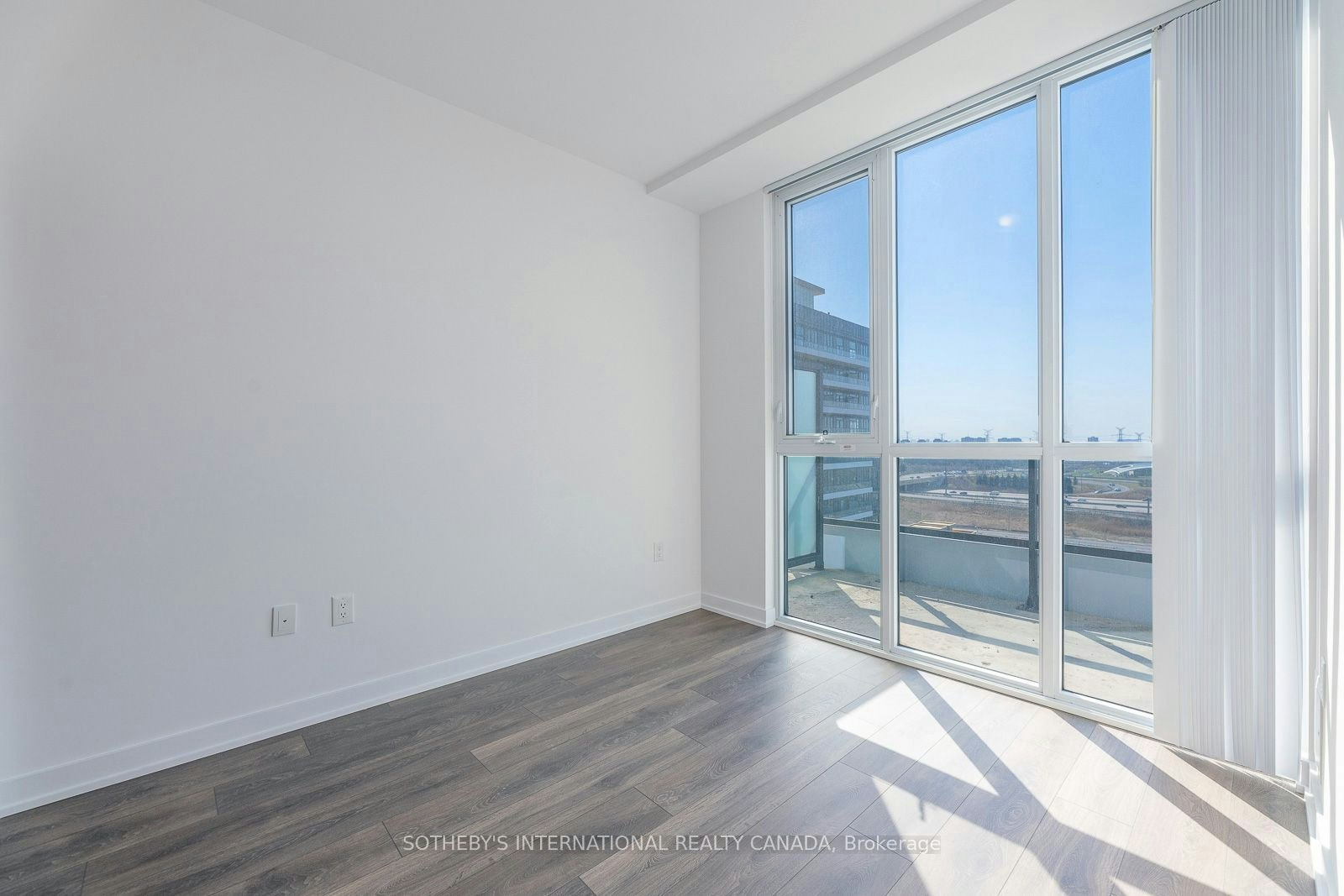 1110-38 Honeycrisp Crescent, Vaughan, ON, L4K 0M8 - 19