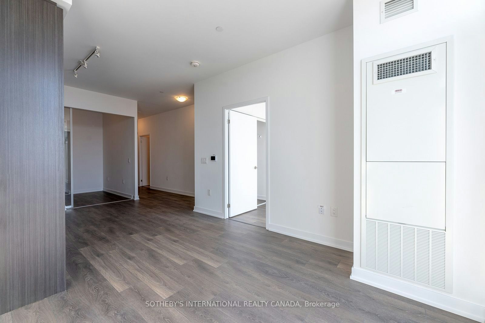 1110-38 Honeycrisp Crescent, Vaughan, ON, L4K 0M8 - 16