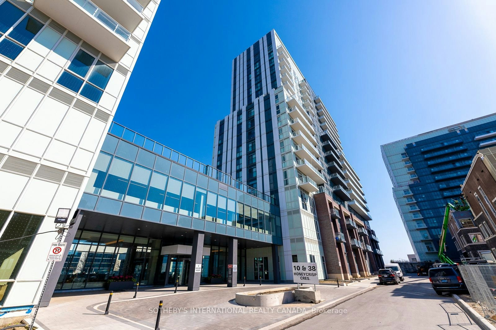 1110-38 Honeycrisp Crescent, Vaughan, ON, L4K 0M8