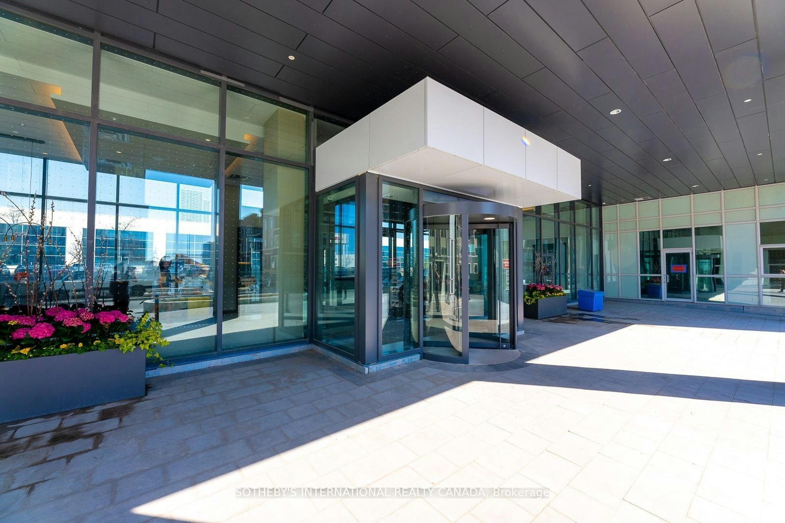 1110-38 Honeycrisp Crescent, Vaughan, ON, L4K 0M8 - 29