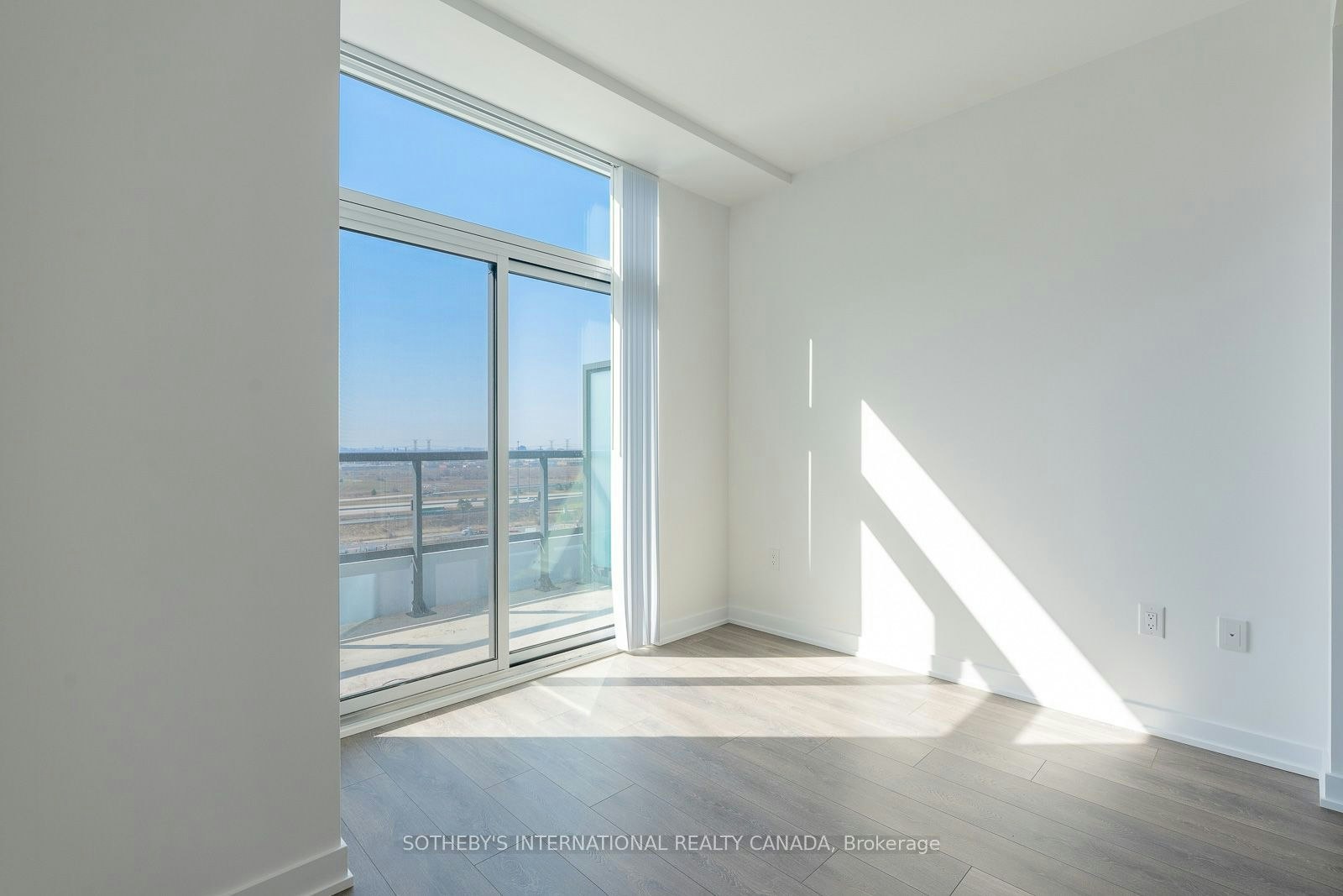 1110-38 Honeycrisp Crescent, Vaughan, ON, L4K 0M8 - 14