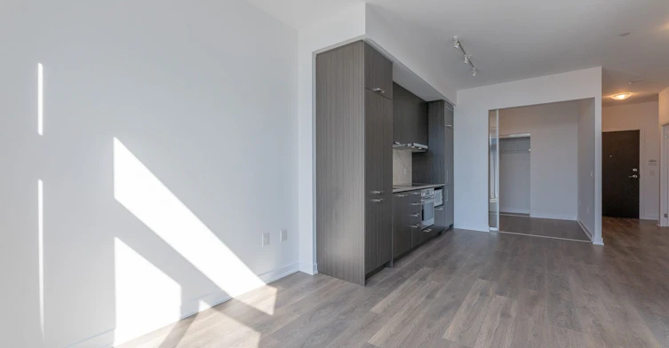 1110-38 Honeycrisp Crescent, Vaughan, ON, L4K 0M8 - 17