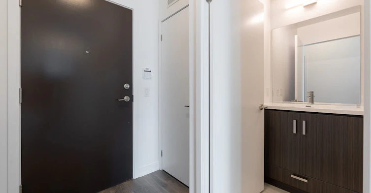 1110-38 Honeycrisp Crescent, Vaughan, ON, L4K 0M8 - 3