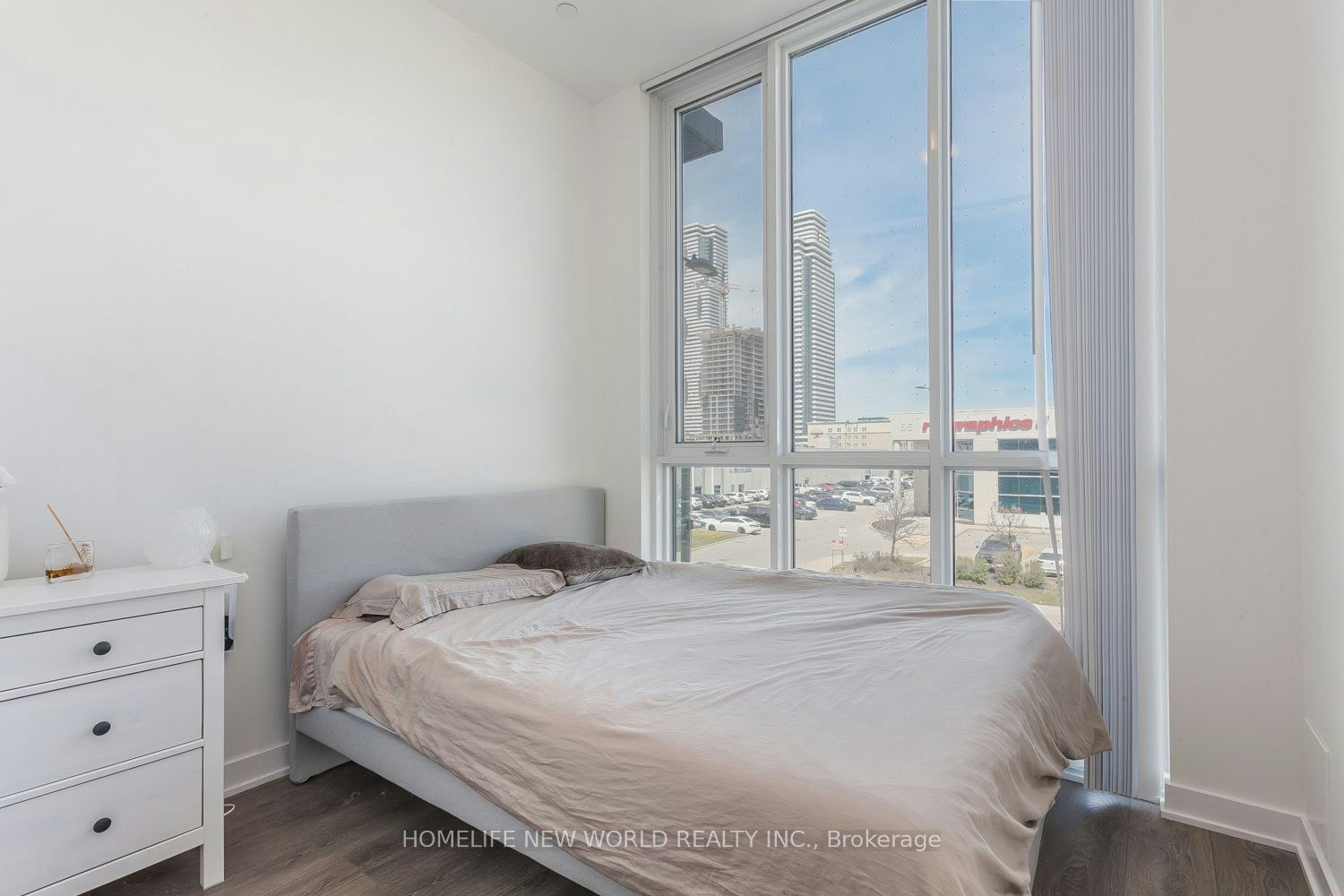 201-10 Honeycrisp Crescent, Vaughan, ON, L4K 0M7 - 9