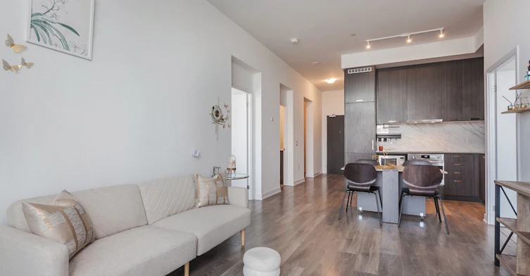 201-10 Honeycrisp Crescent, Vaughan, ON, L4K 0M7 - 3