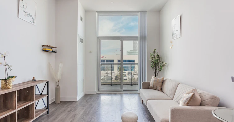 201-10 Honeycrisp Crescent, Vaughan, ON, L4K 0M7 - 4