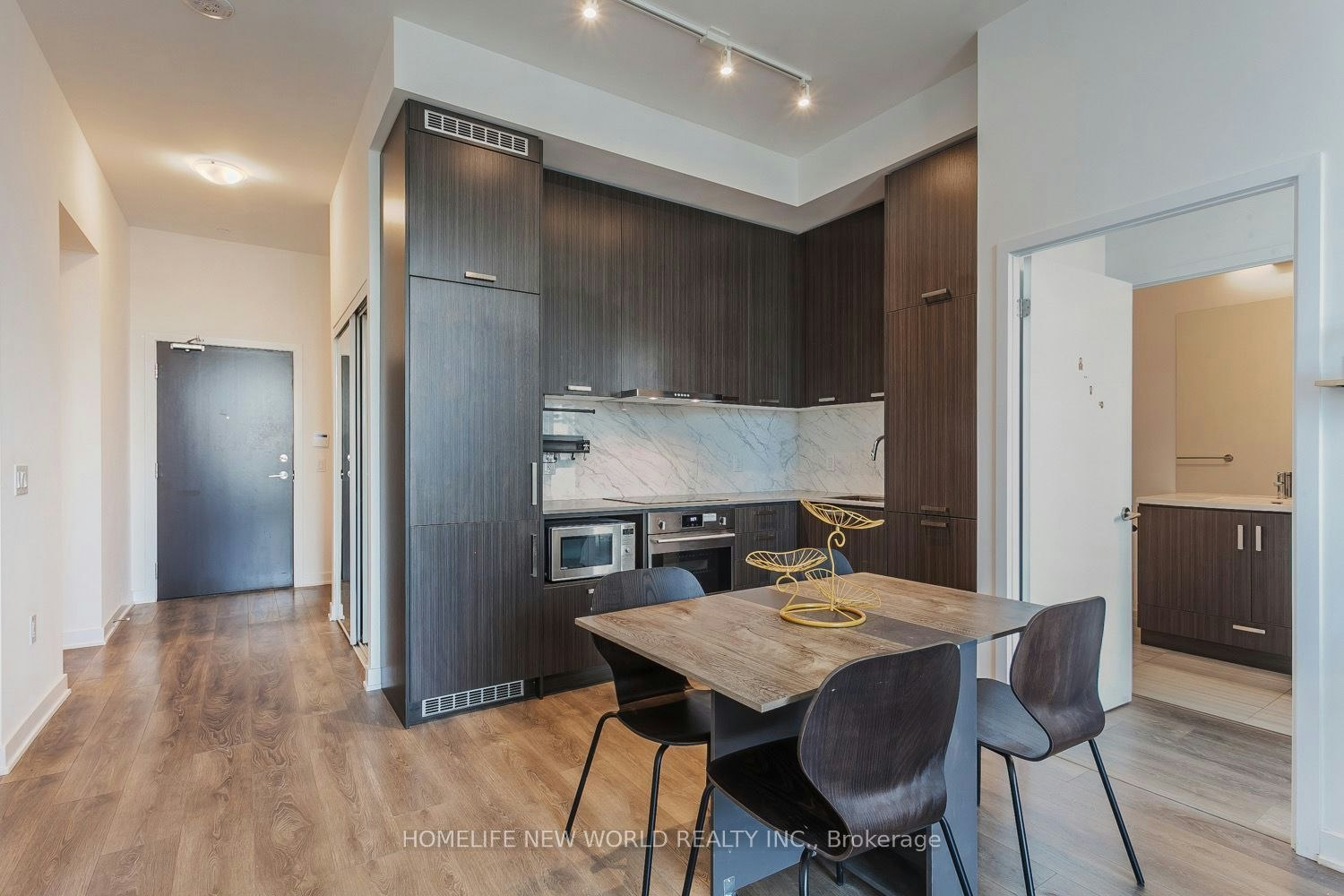 201-10 Honeycrisp Crescent, Vaughan, ON, L4K 0M7 - 8