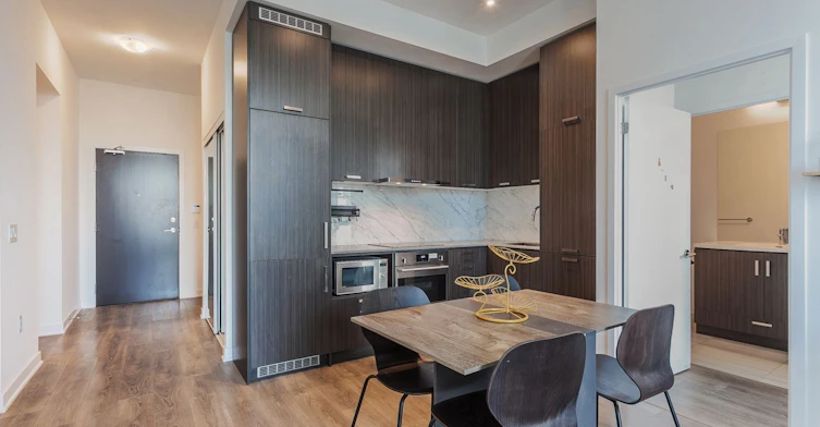 201-10 Honeycrisp Crescent, Vaughan, ON, L4K 0M7 - 8
