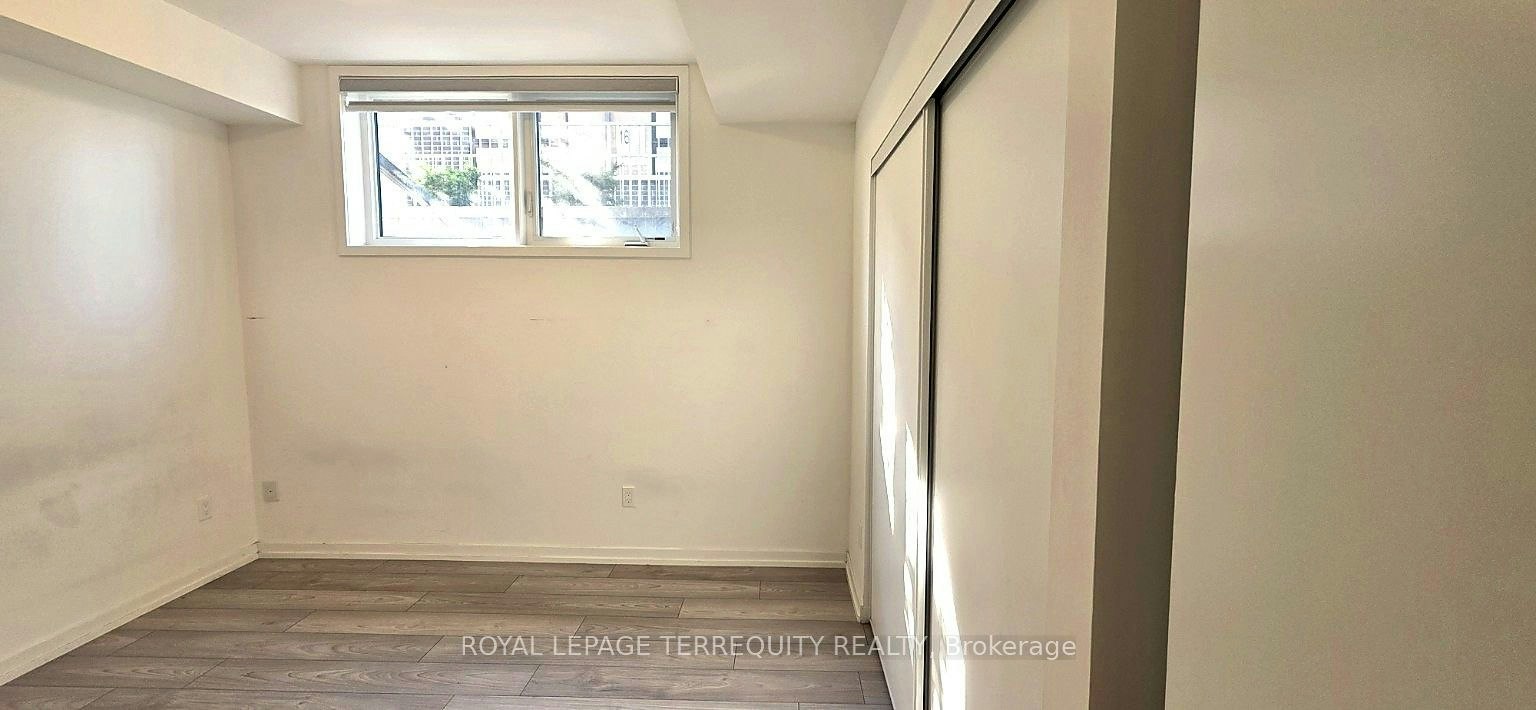 1-18 Lytham Green Circle, Newmarket, ON, L3Y 0H4 - 6