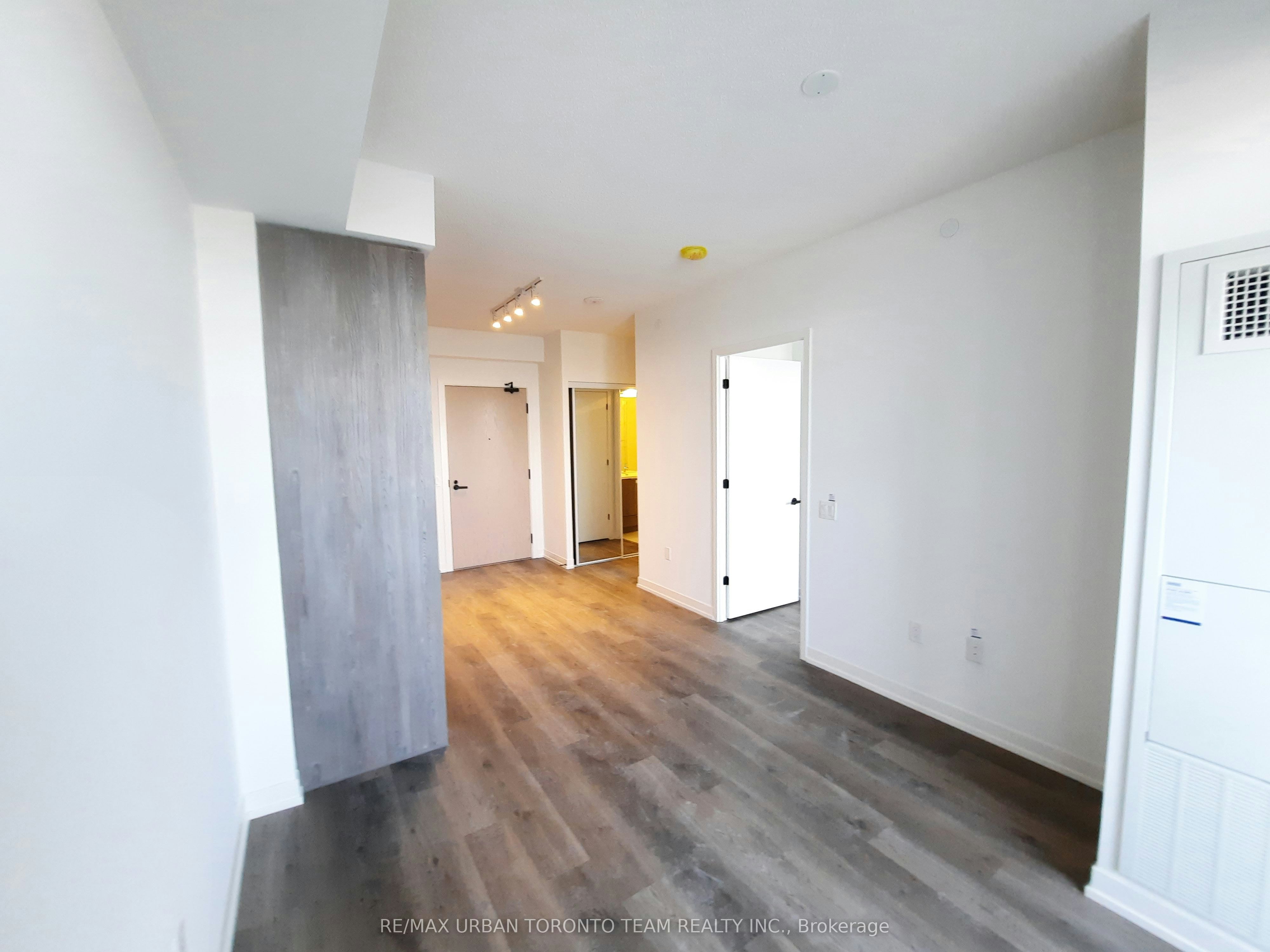 1803-8 Interchange Way, Vaughan, ON, L4K 5Z7 - 5