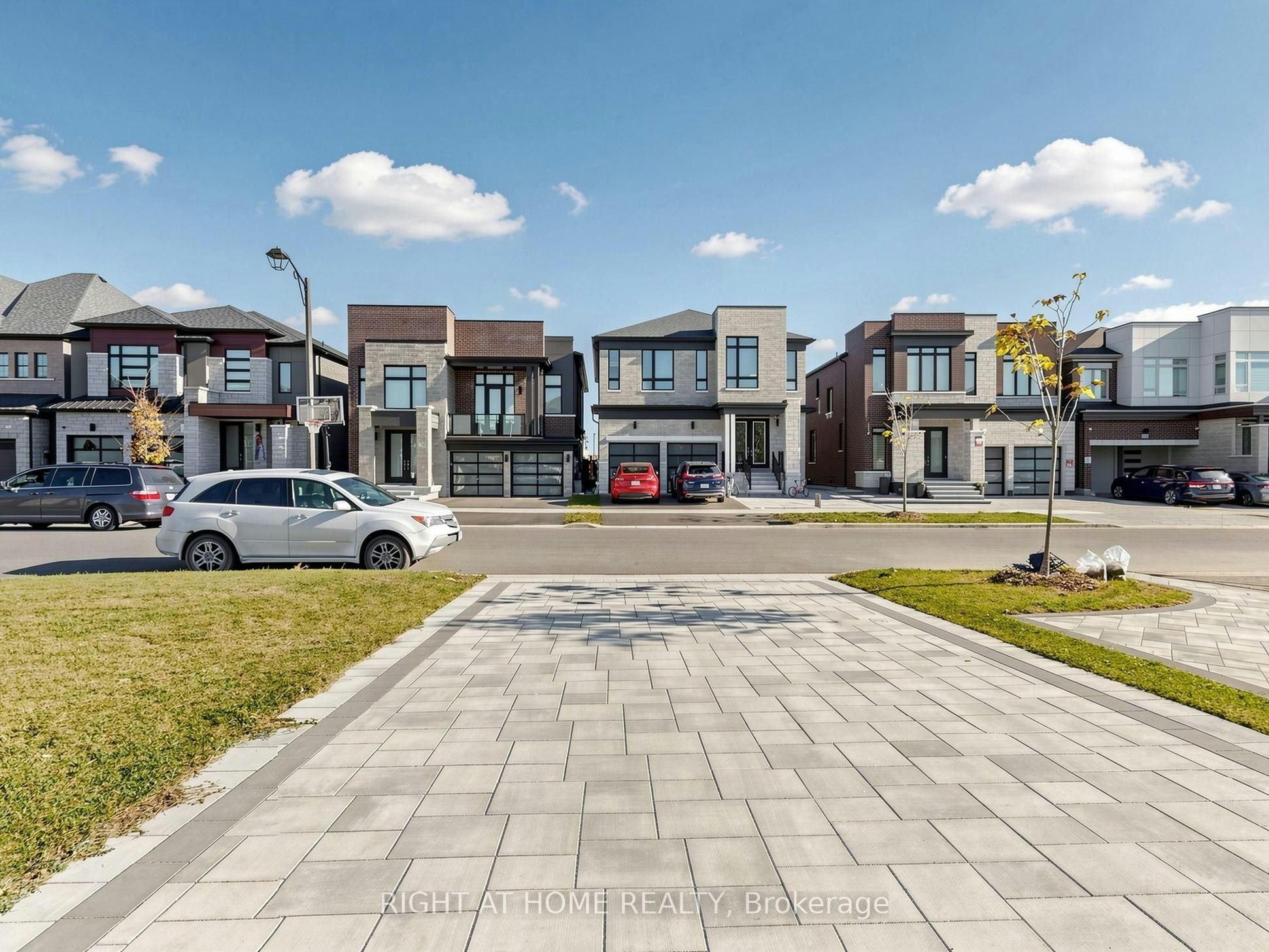 231 Fallharvest Way, Whitchurch-Stouffville, ON, L4A 5C2 - 3