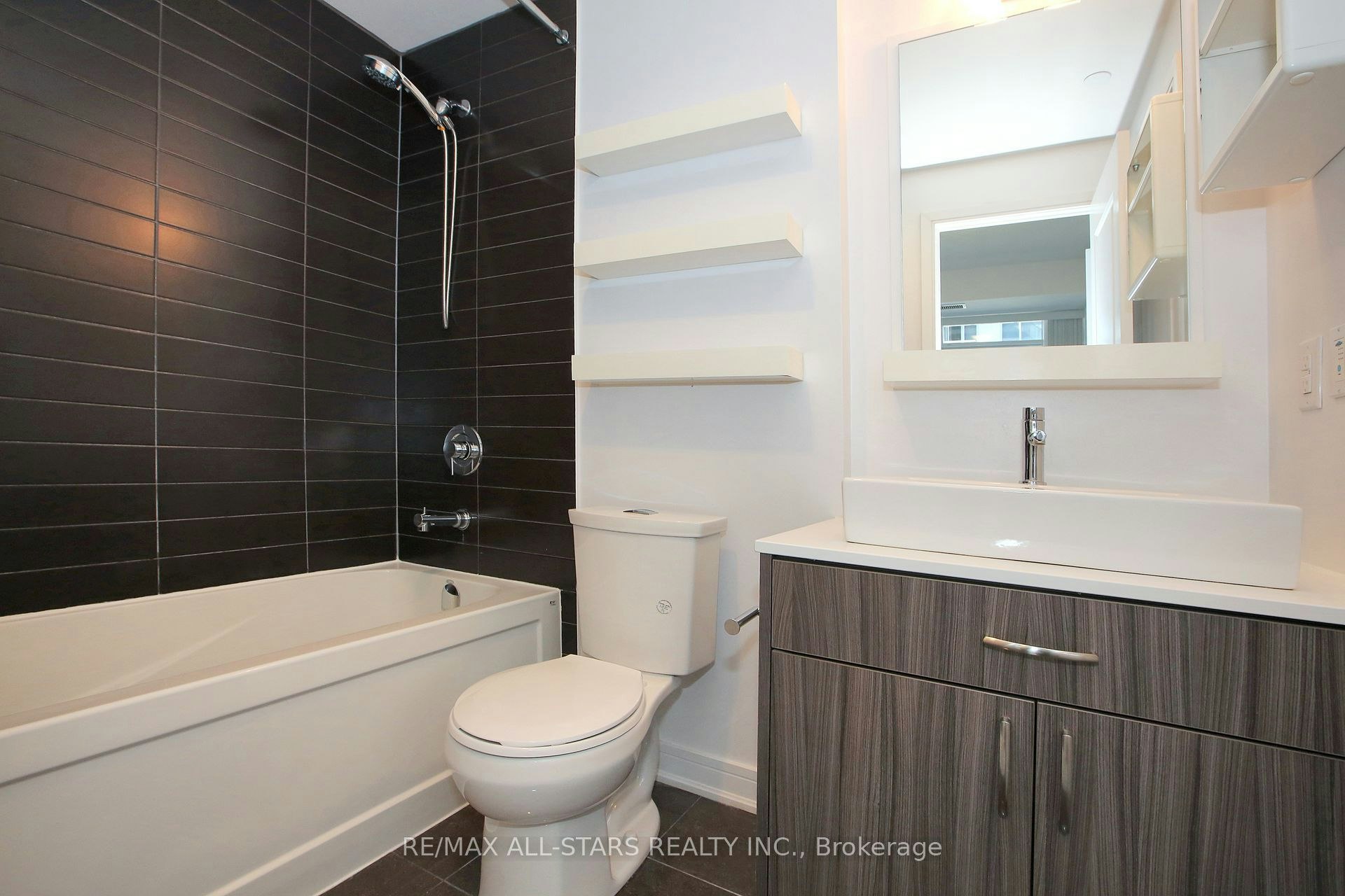 SW 807-9191 Yonge Street, Richmond Hill, ON, L4C 1E2 - 8