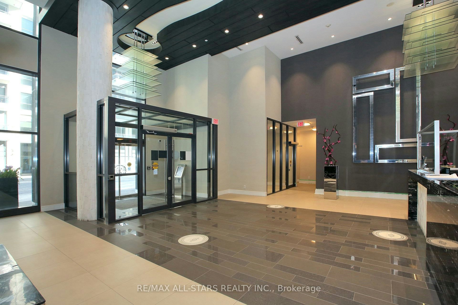 SW 807-9191 Yonge Street, Richmond Hill, ON, L4C 1E2 - 2