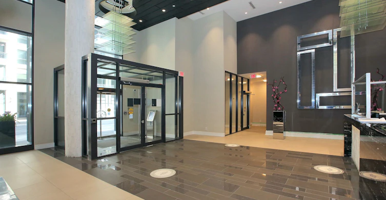 SW 807-9191 Yonge Street, Richmond Hill, ON, L4C 1E2 - 2