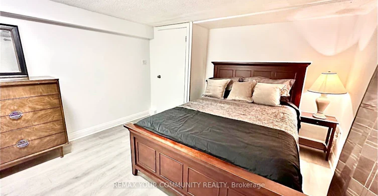248 Elka Drive, Richmond Hill, ON, L4C 3A3 - 6