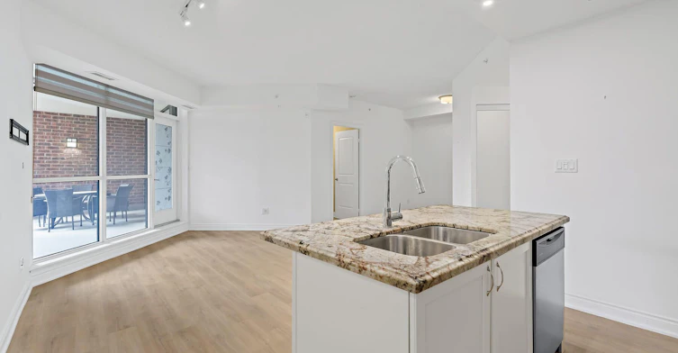 220-2396 Major Mackenzie Drive W, Vaughan, ON, L6A 4Y1 - 7