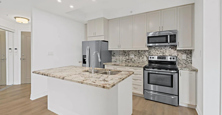 220-2396 Major Mackenzie Drive W, Vaughan, ON, L6A 4Y1 - 5