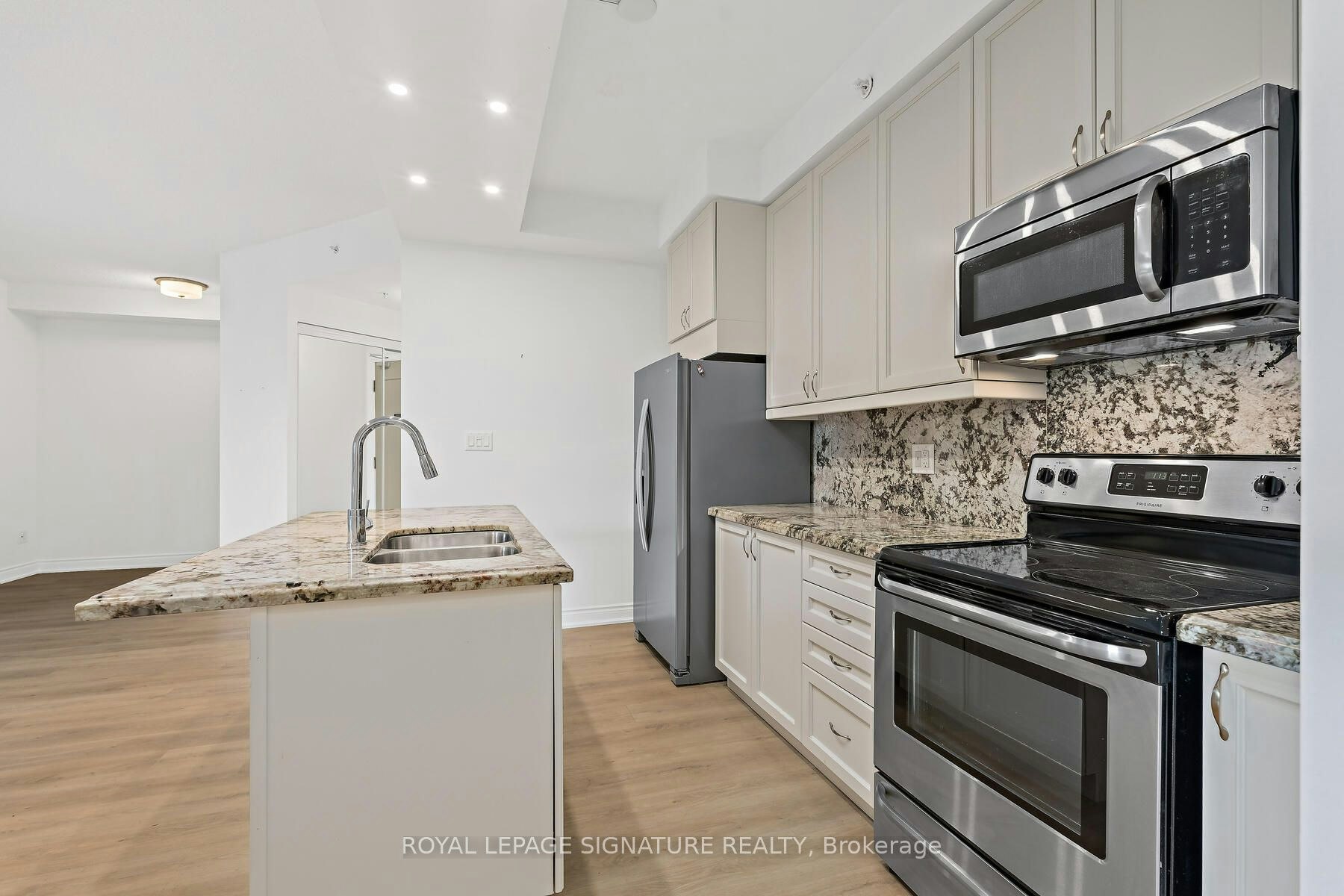 220-2396 Major Mackenzie Drive W, Vaughan, ON, L6A 4Y1 - 6
