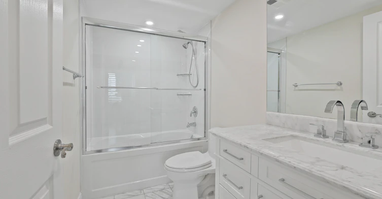 1508-120 Promenade Circle, Vaughan, ON, L4J 7W9 - 18
