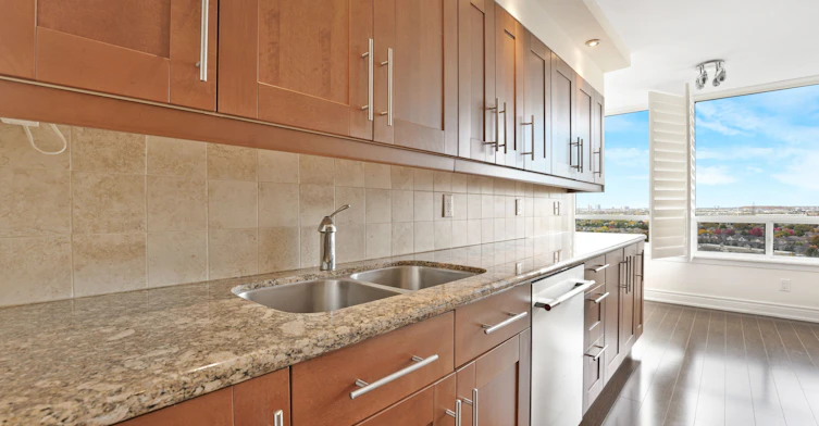 1508-120 Promenade Circle, Vaughan, ON, L4J 7W9 - 13