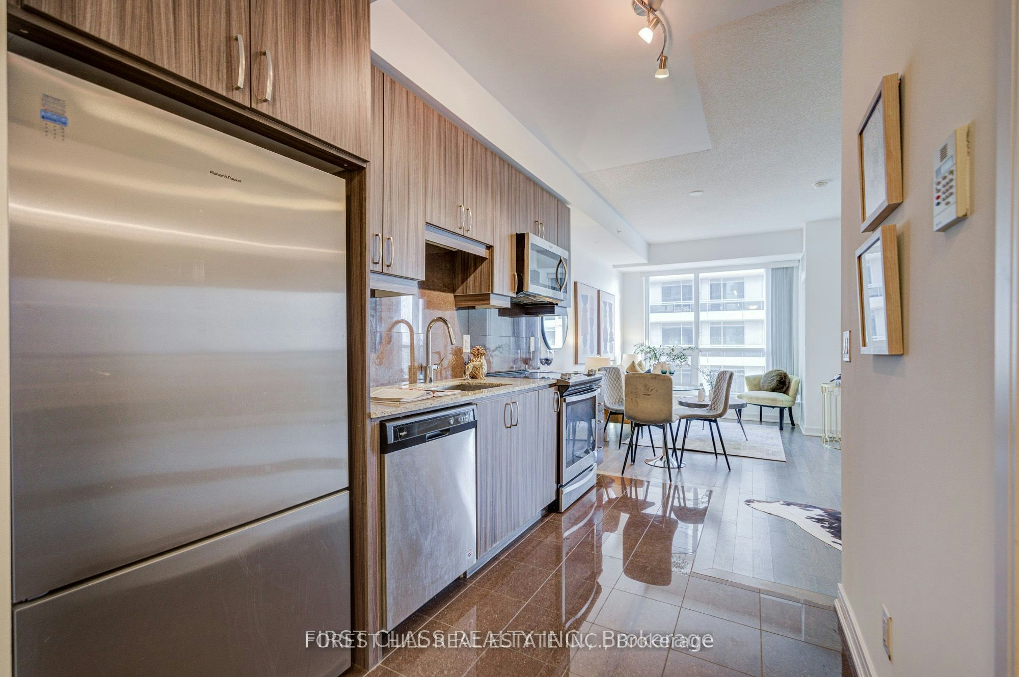 911-9201 Yonge Street, Richmond Hill, ON, L4C 6Z2 - 3