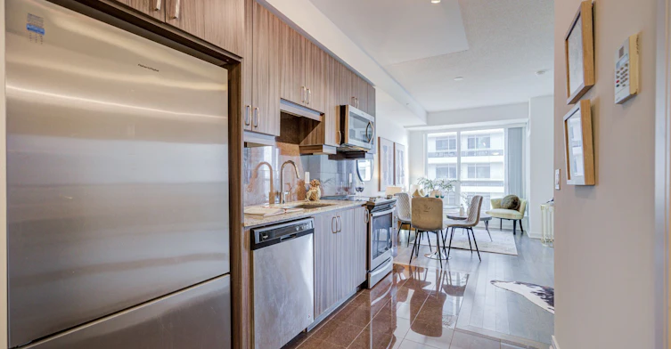 911-9201 Yonge Street, Richmond Hill, ON, L4C 6Z2 - 3