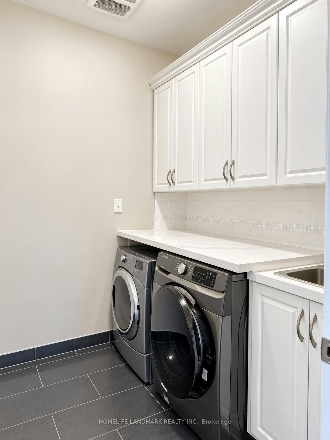 19 Frontier Drive, Richmond Hill, ON, L4C 0M2 - 6