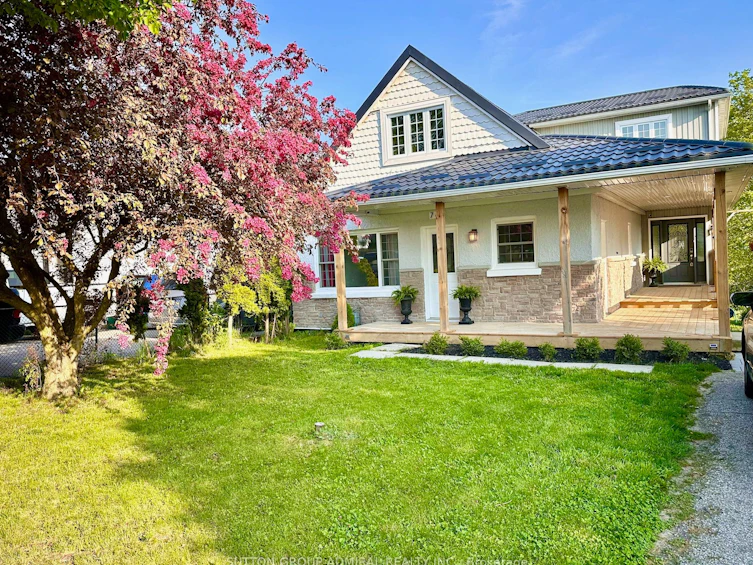 744 Arthur Street, Newmarket, ON, L3Y 1S3
