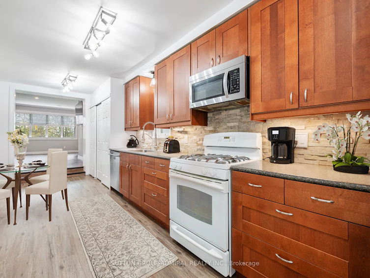 744 Arthur Street, Newmarket, ON, L3Y 1S3 - 6