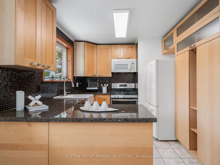 95 Murray Drive, Aurora, ON, L4G 2C4 - 8