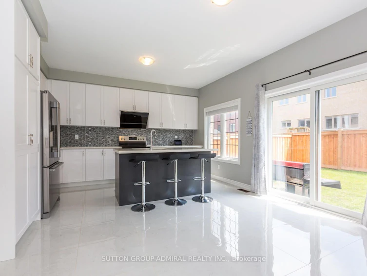 53 Pietrowski Drive, Georgina, ON, L4P 0J8 - 11