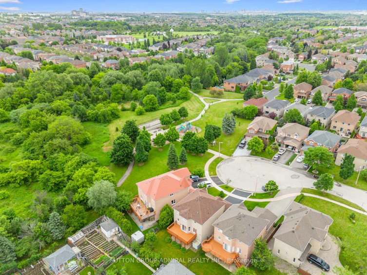 10 Silmoro Court, Vaughan, ON, L6A 2T7 - 38