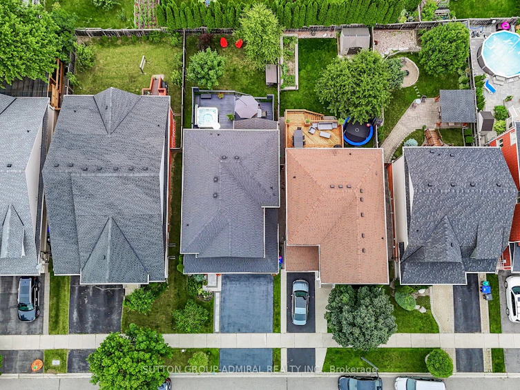 37 Booth Street, Bradford West Gwillimbury, ON, L3Z 0A4 - 37