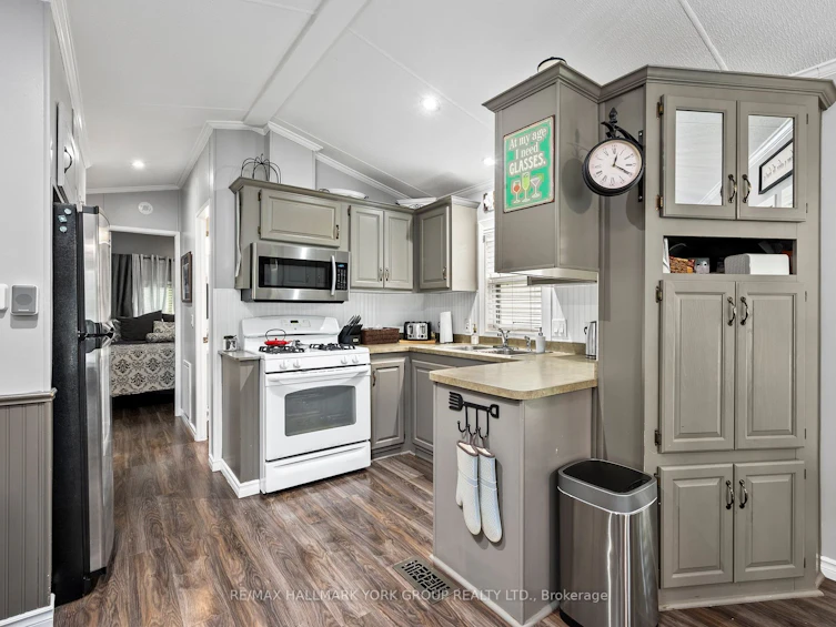 21469 ON 48, East Gwillimbury, ON, L0G 1M0 - 4